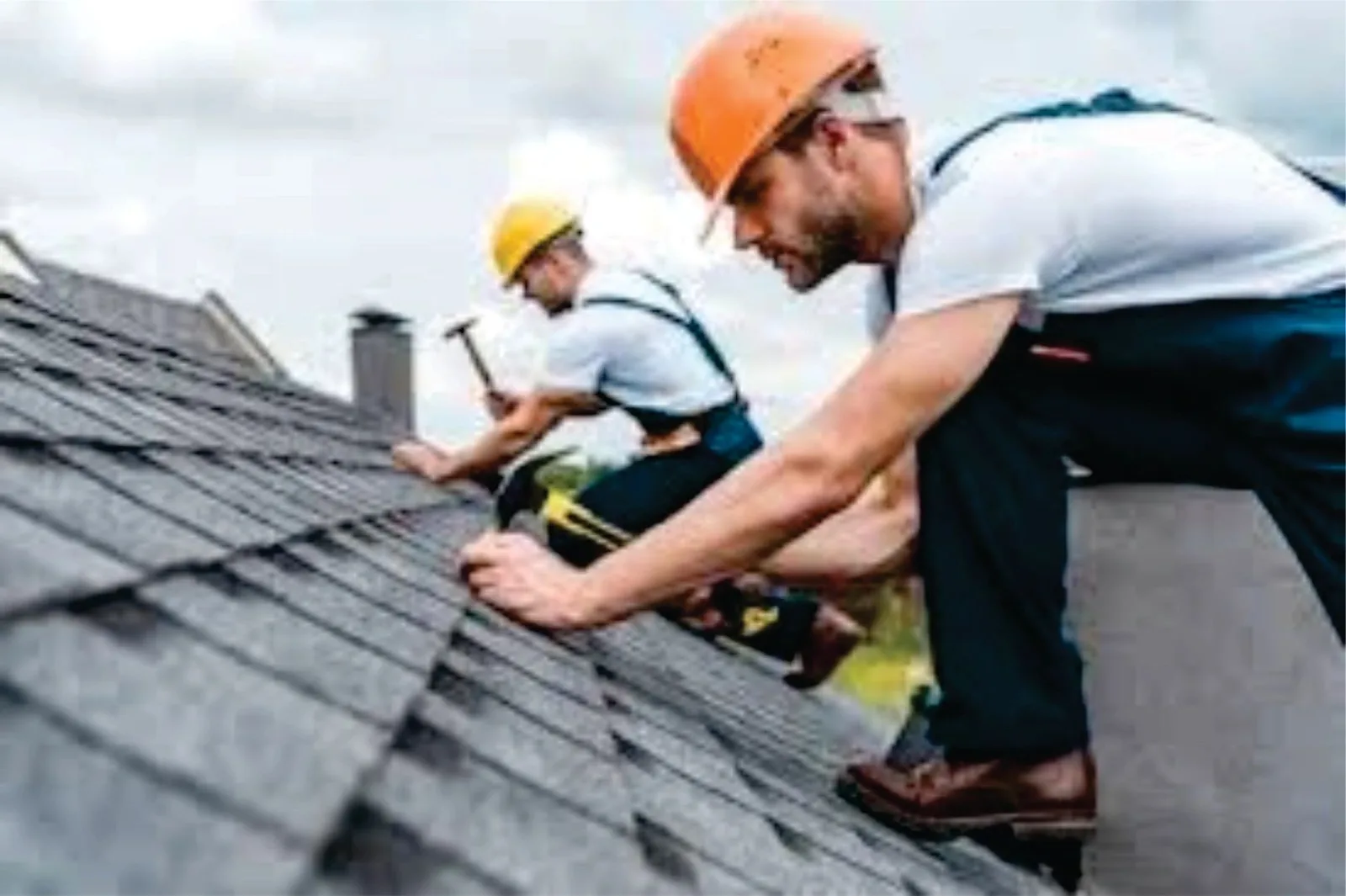 911 Roofer crew repairing a shingle roof
